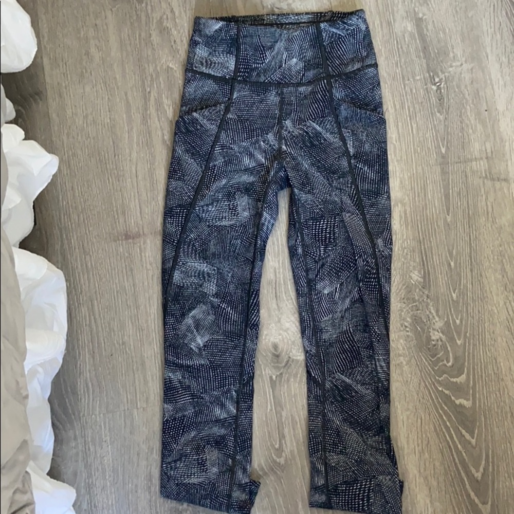 Lululemon time to sweat crop 23”